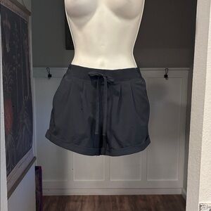 Zyia XS Black Shorts Athletic Sport Casual Rolled Casual Everyday Bottoms Comfy